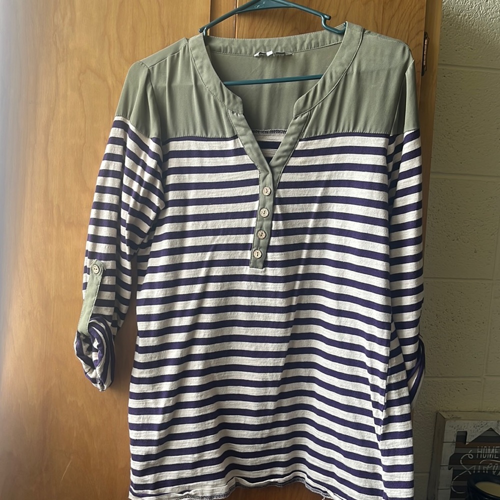 3/4 Sleeve Button Down Top
